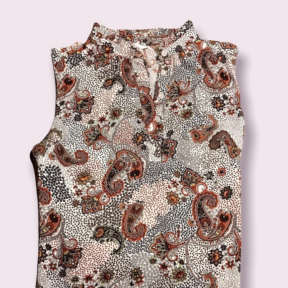 🌟SALE 2/$10.00‼️ Max Coco Women’s Paisley Sleeveless Button Up Blouse Size S - Picture 4 of 7